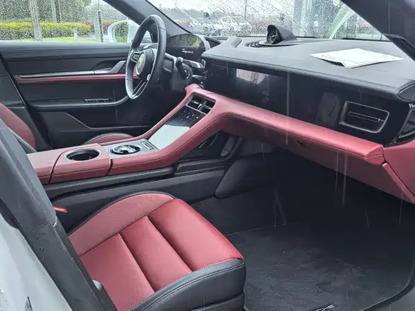 Porsche Taycan 2026