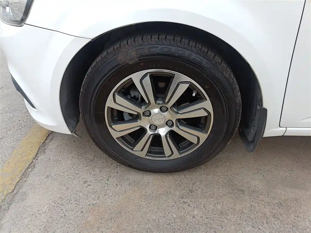 Chevrolet Aveo 2015 — фото 23