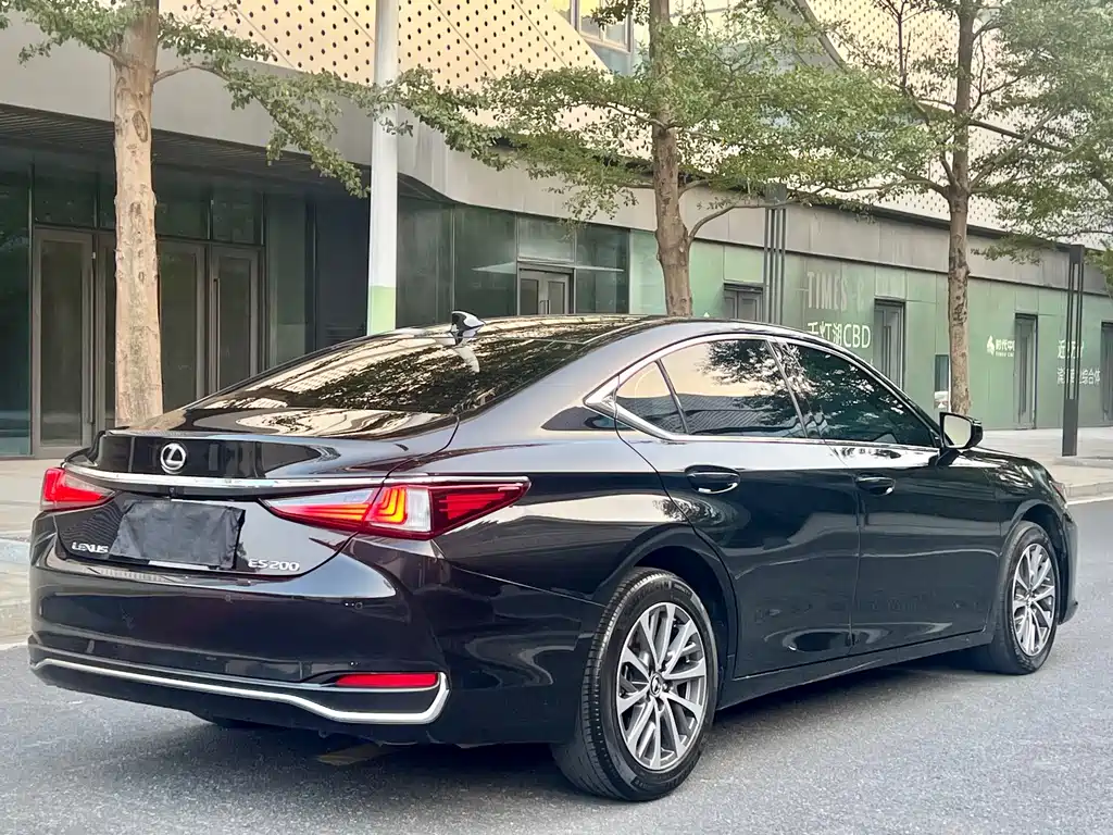 Lexus ES 2024 — фото 10