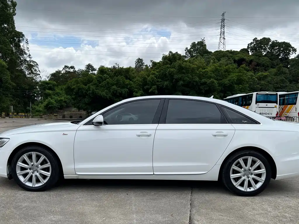 Audi A6L 2014 — фото 20
