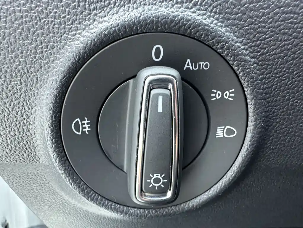 Volkswagen T-Roc 2023 — фото 18
