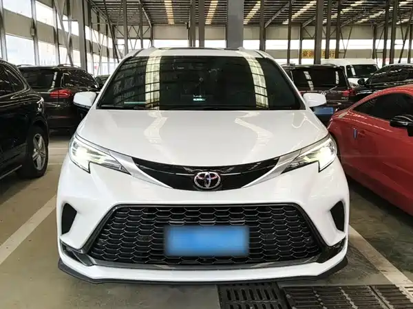 Toyota Granvia 2024