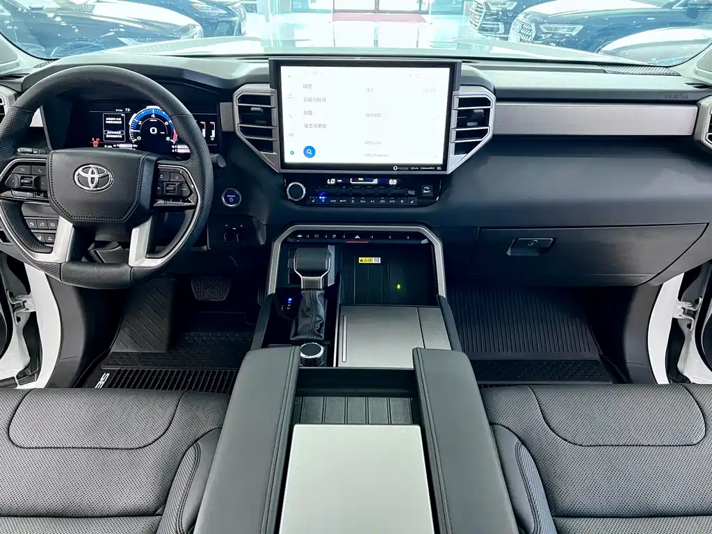 Toyota Sequoia 2023 — фото 16