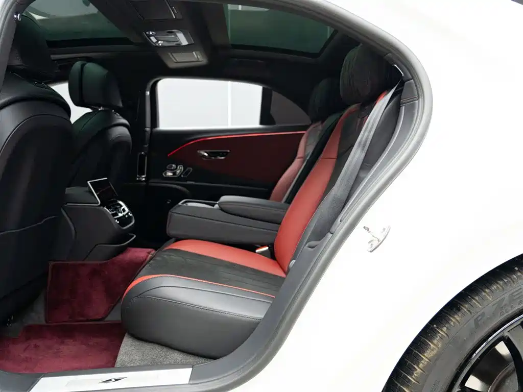 Bentley Flying Spur 2024 — фото 15