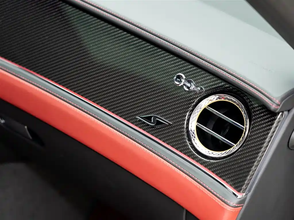 Bentley Flying Spur 2024 — фото 22