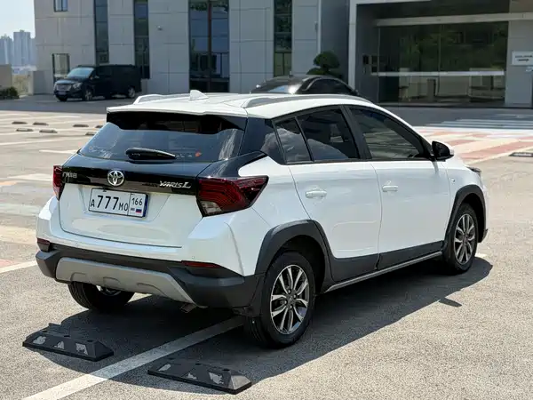 Toyota Yaris L 2022