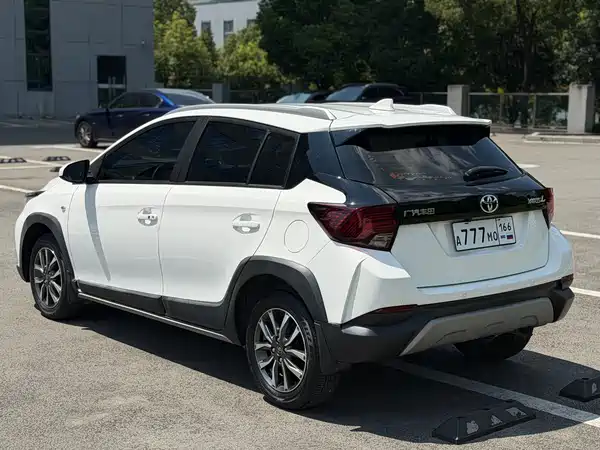 Toyota Yaris L 2022