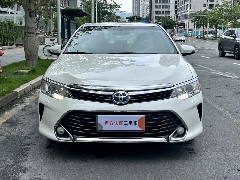 Toyota Camry 2017 — фото 2
