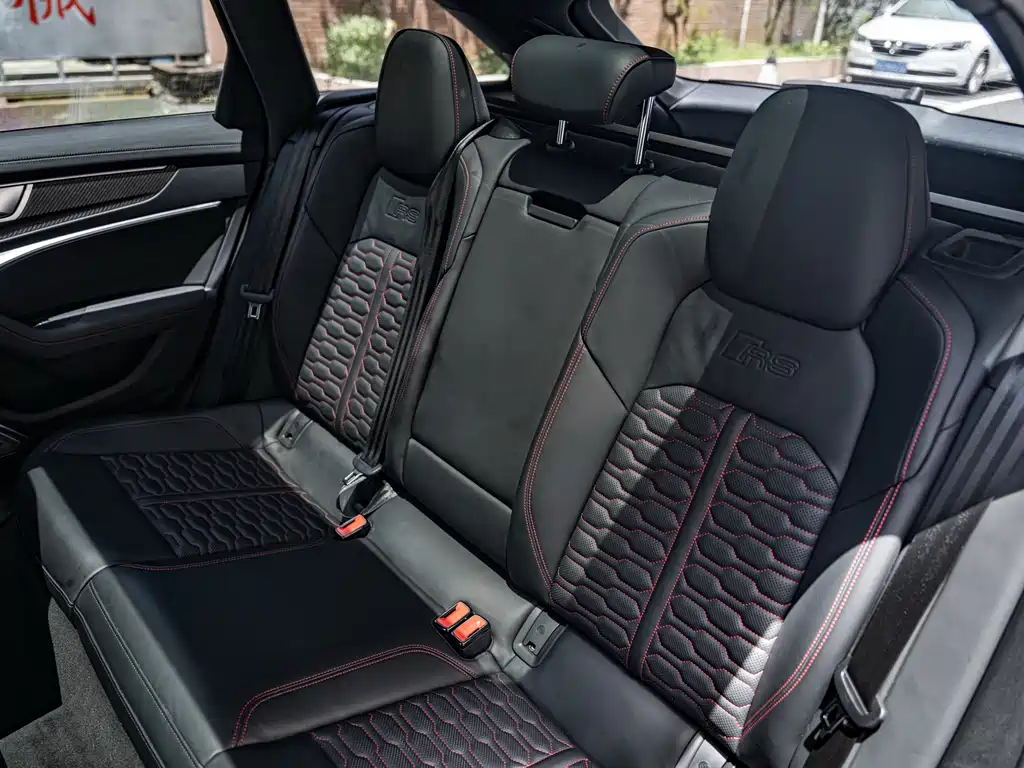 Audi RS 6 2023 — фото 21