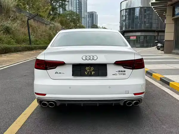 Audi A4L 2017
