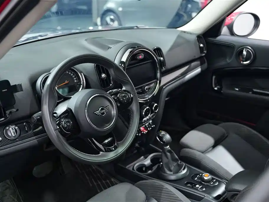 MINI Countryman 2019 — фото 16