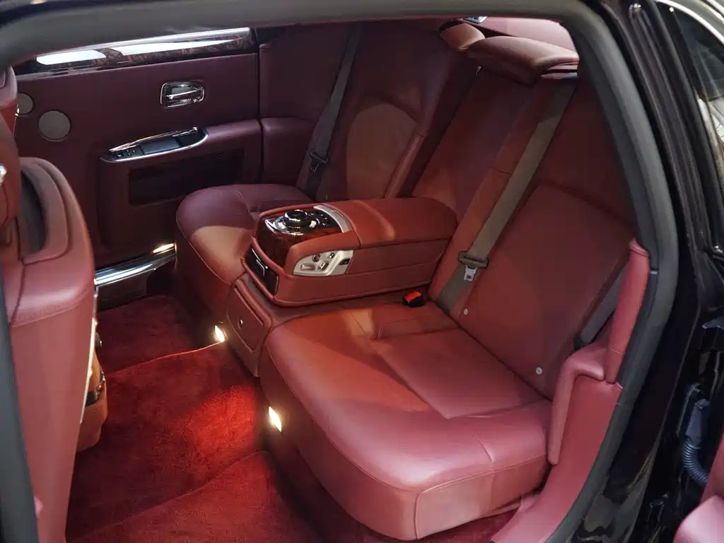 Rolls-Royce Ghost 2014 — фото 11