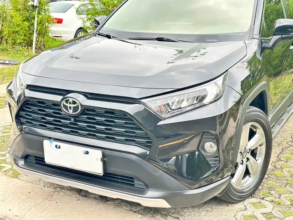Toyota RAV4 2021 — фото 13