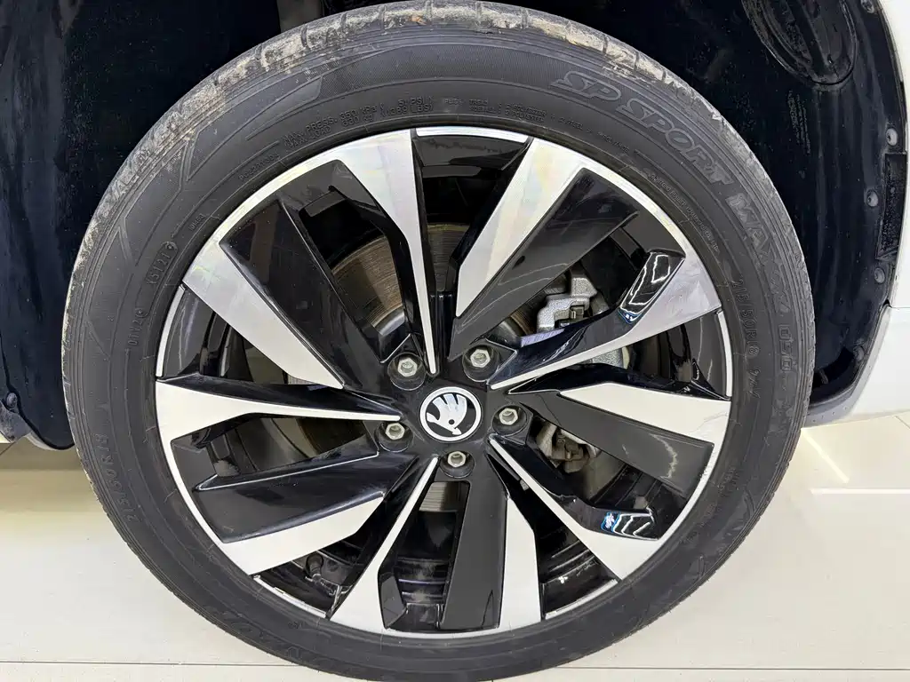 Skoda Korok 2022 — фото 22