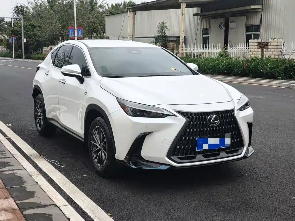 Lexus NX 2022