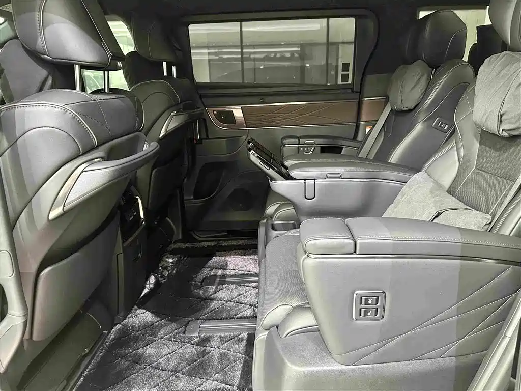 Toyota Vellfire 2026 — фото 17