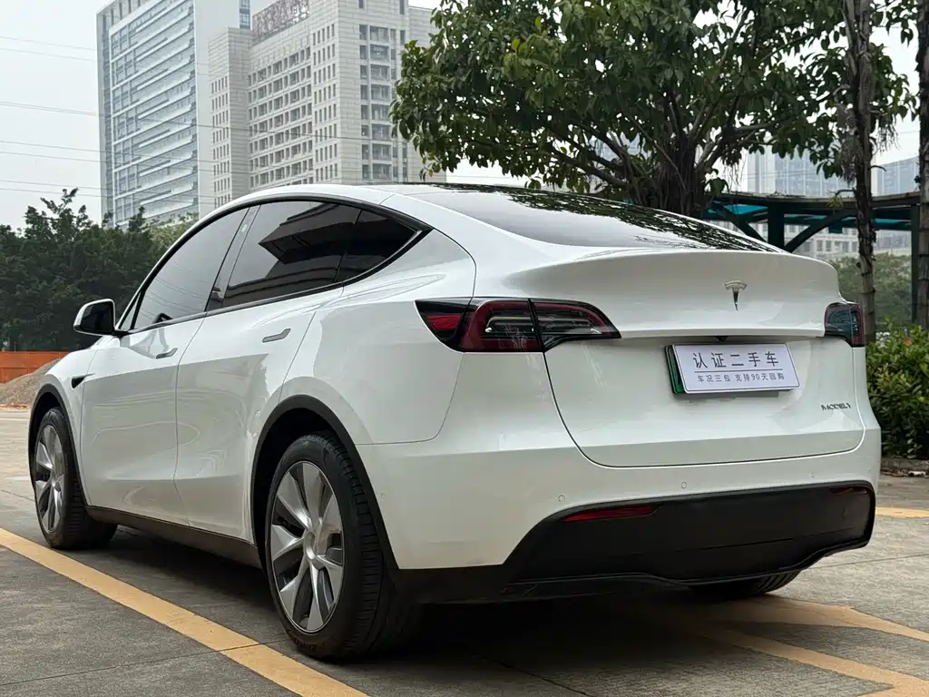 Tesla Model Y 2022 — фото 16