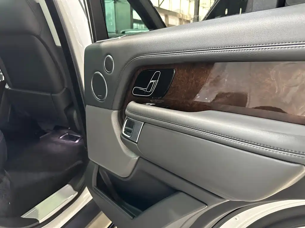 Land Rover Range Rover 2020 — фото 20
