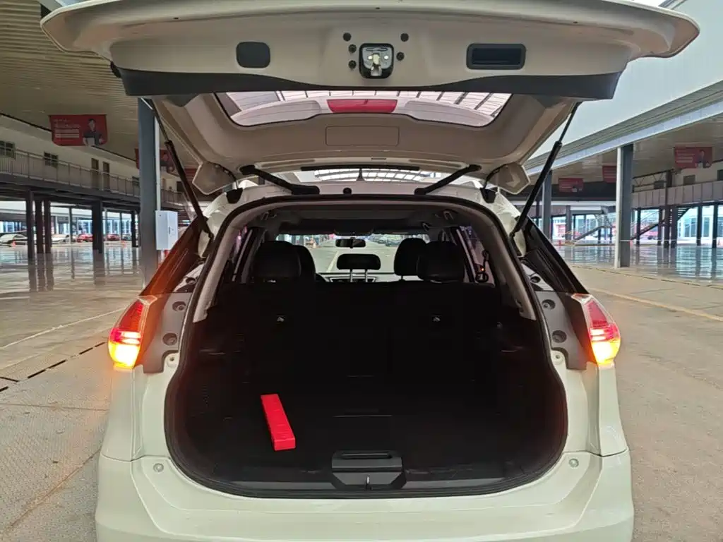 Nissan X-Trail 2015 — фото 19