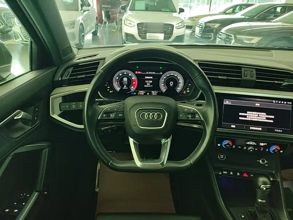 Audi Q3 2024 — фото 11
