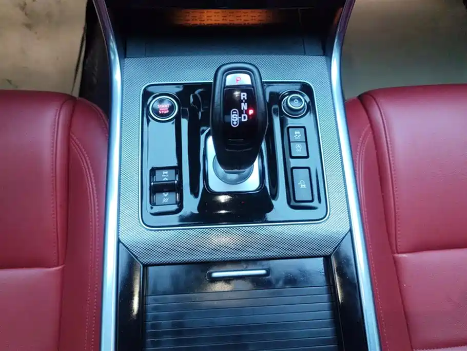 Jaguar XEL 2023 — фото 16