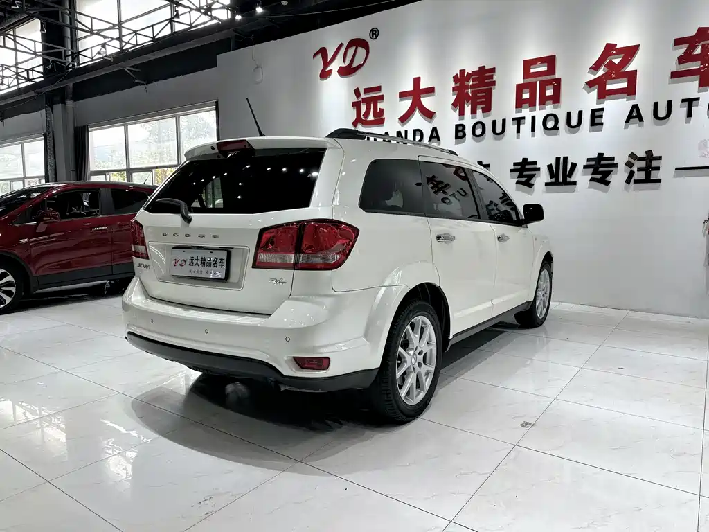 Dodge Journey 2014 — фото 16