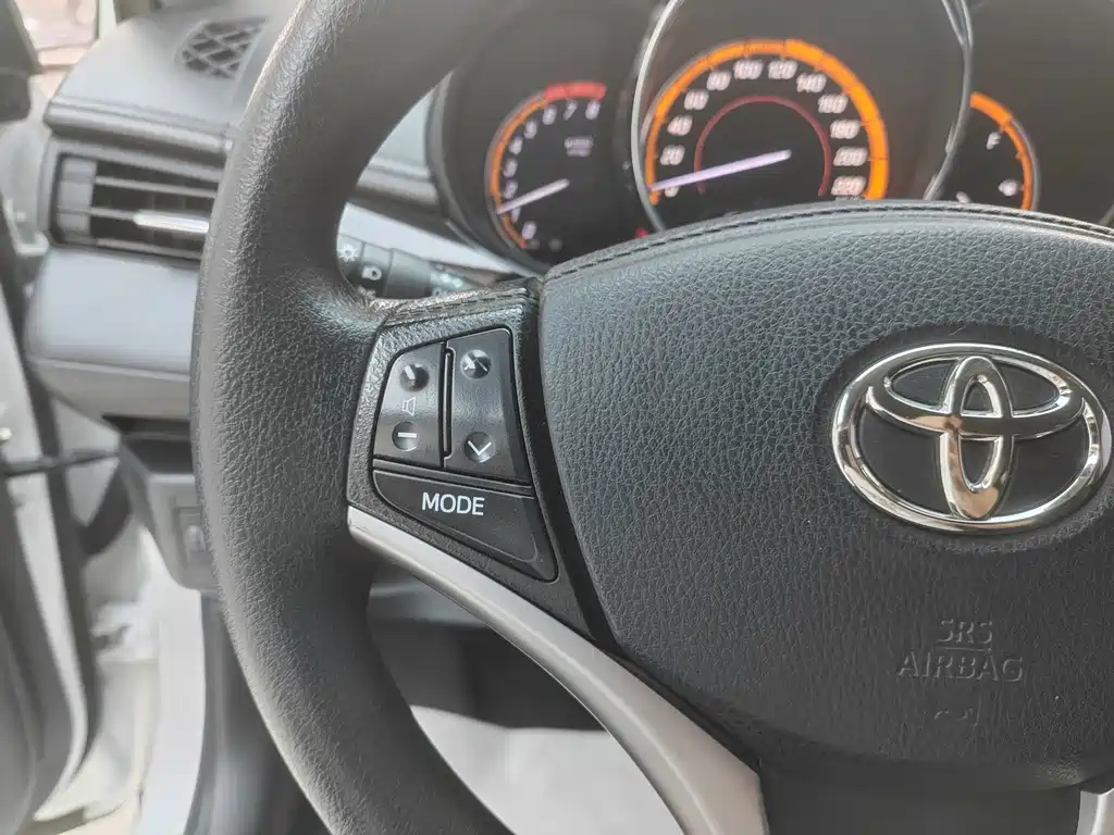 Toyota Yaris L 2022 — фото 14