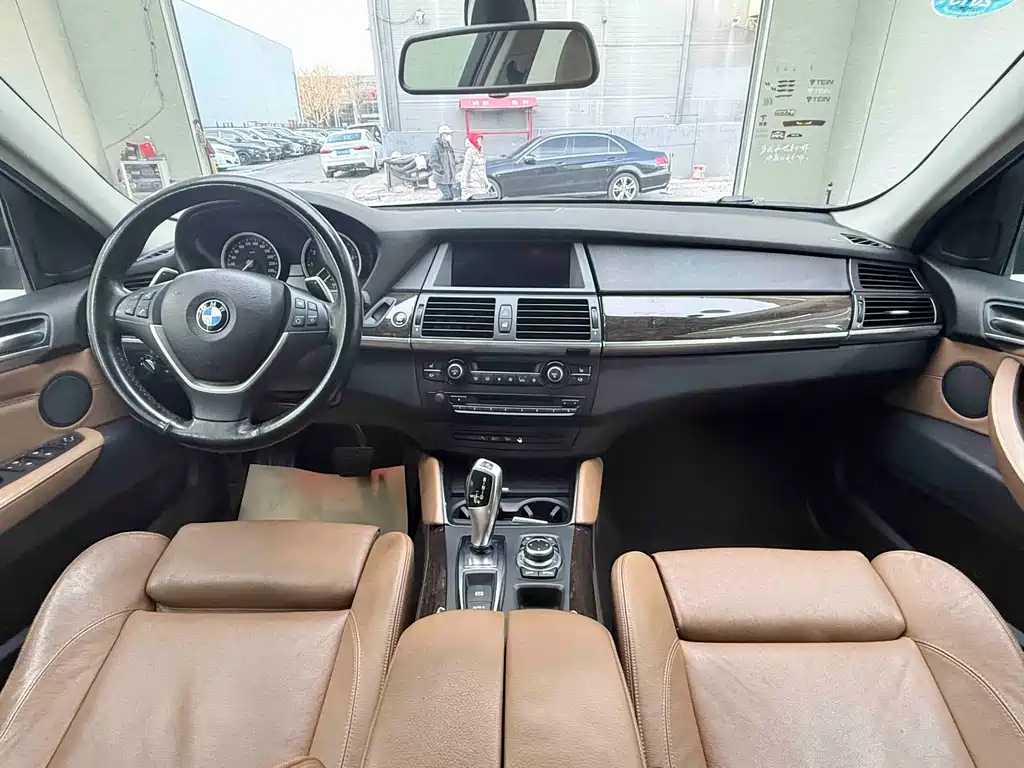 BMW X6 2012 — фото 12