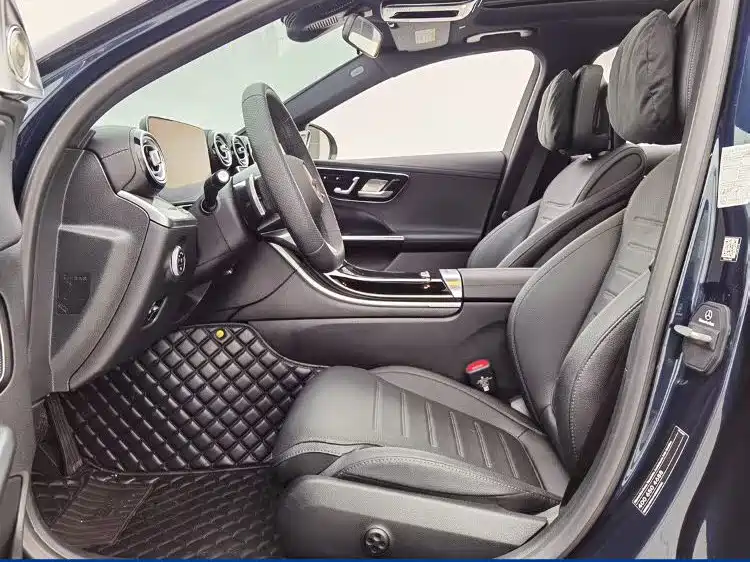 Mercedes-Benz C-Class 2025