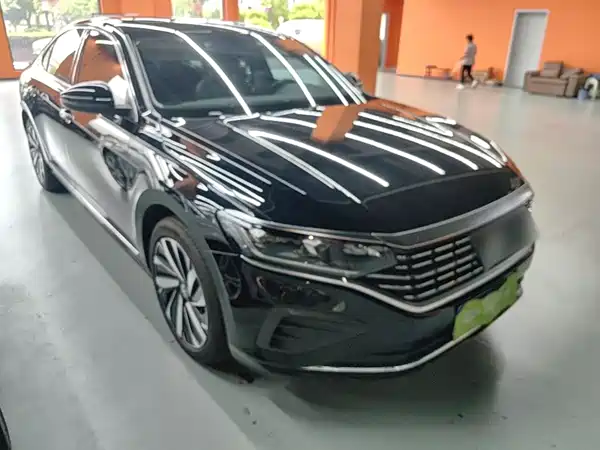 Volkswagen Passat 2025