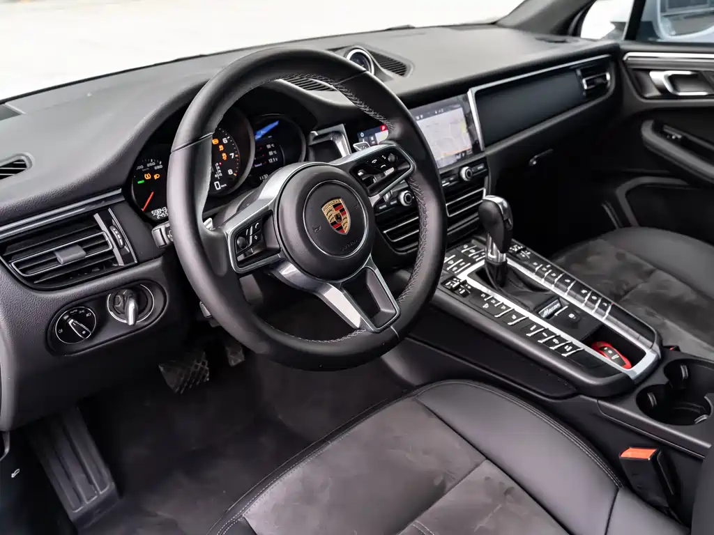 Porsche Macan 2019 — фото 10