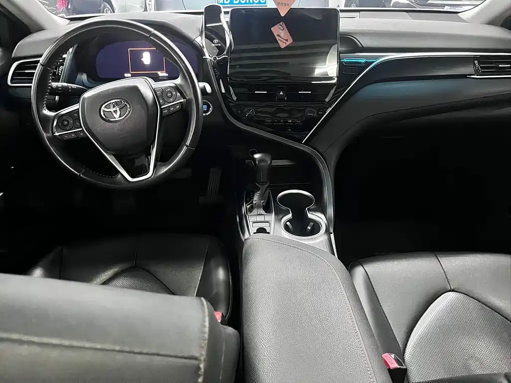 Toyota Camry 2020 — фото 4