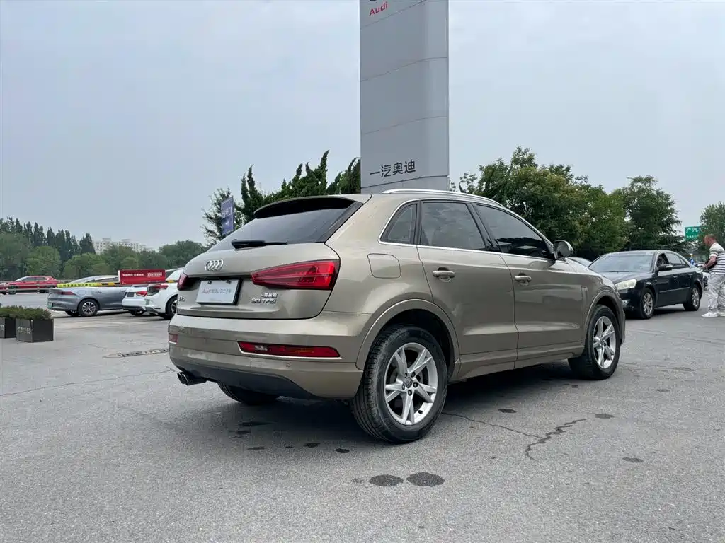 Audi Q3 2018 — фото 2