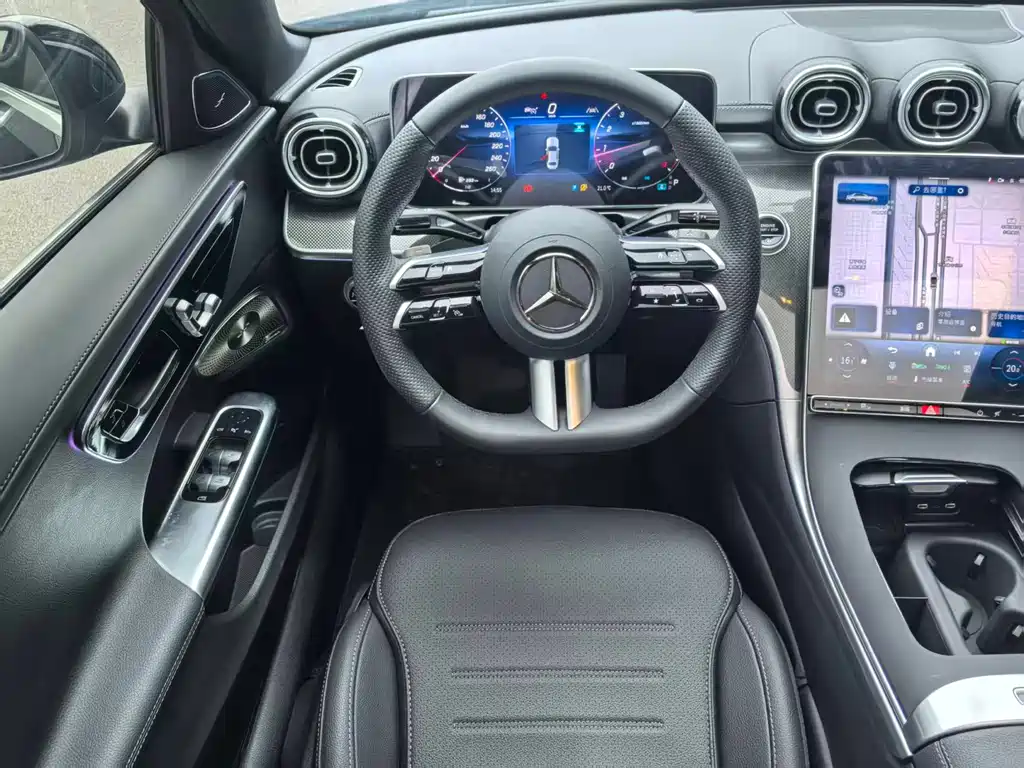Mercedes-Benz C-Class 2025 — фото 4