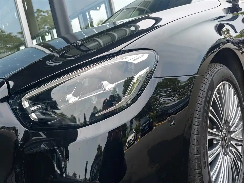 Mercedes-Benz E-Class 2023 — фото 13
