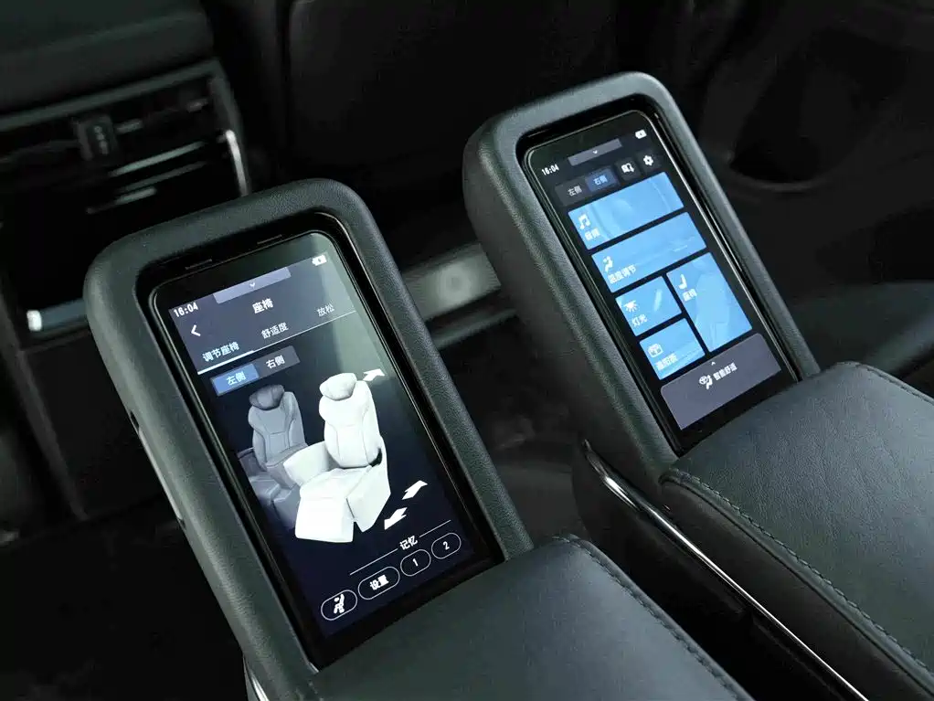 Toyota Vellfire 2024 — фото 18