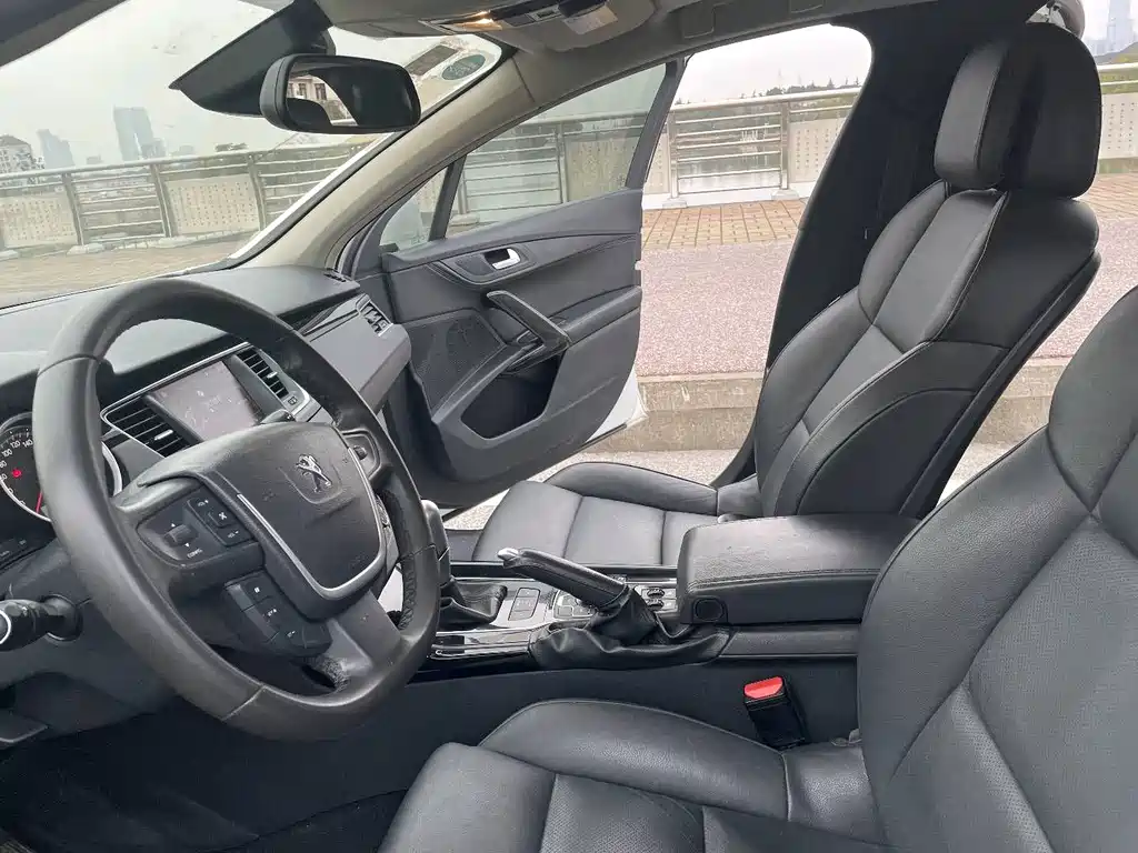 Peugeot 508 2013 — фото 26
