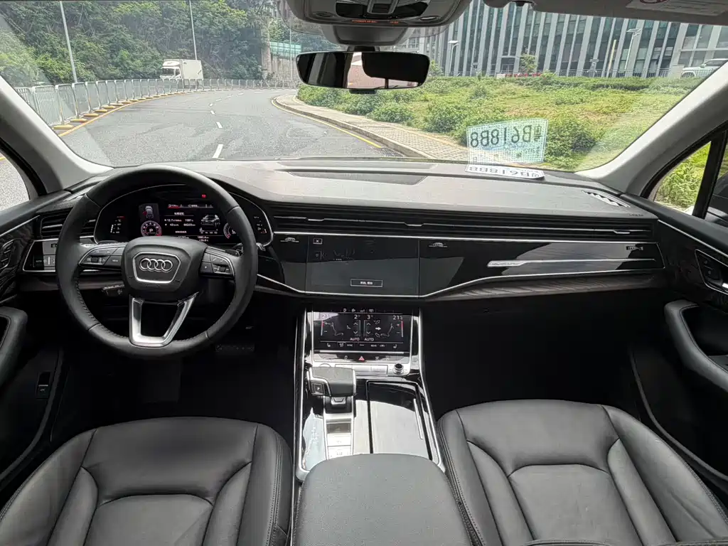 Audi Q7 2020 — фото 10