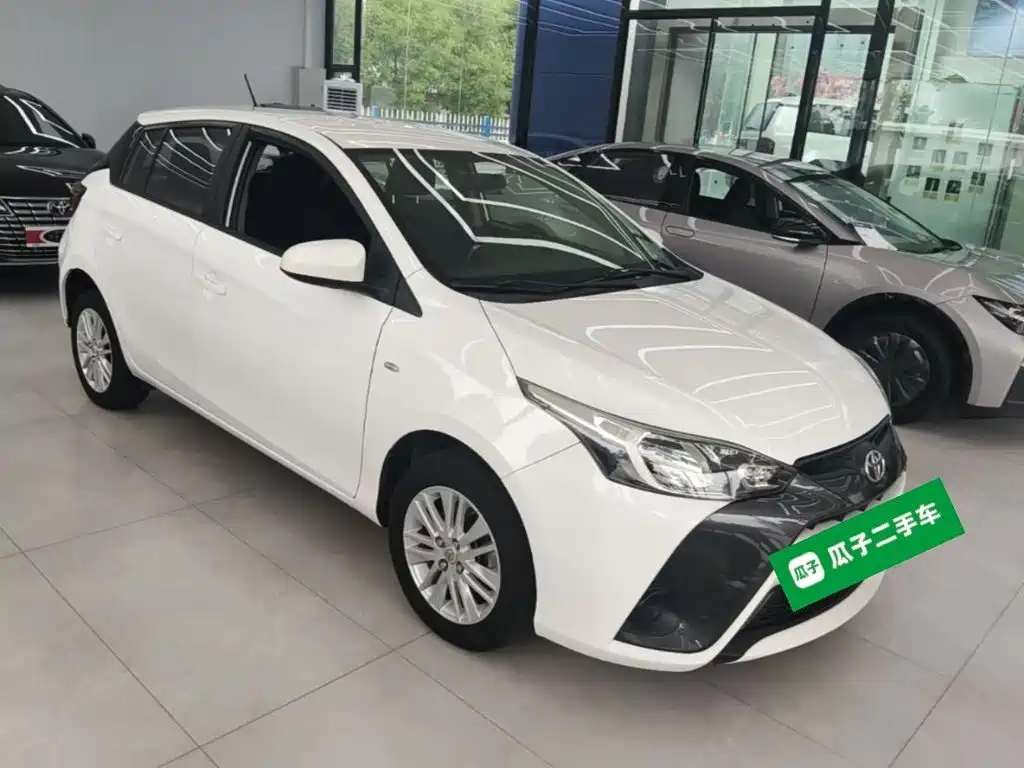 Toyota Yaris L 2019 — фото 4