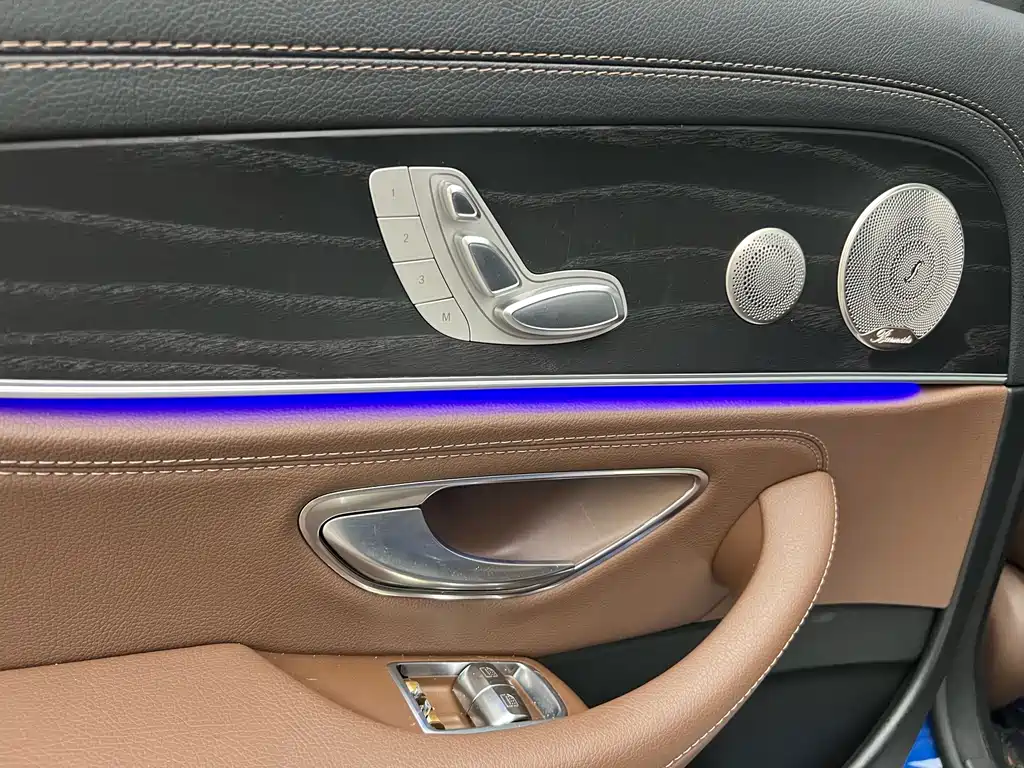 Mercedes-Benz E-Class 2023 — фото 26