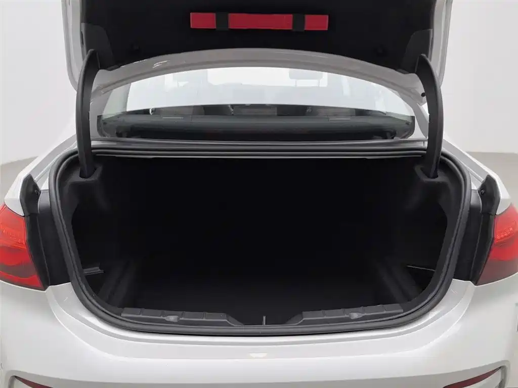 BMW 1 Series 2020 — фото 16