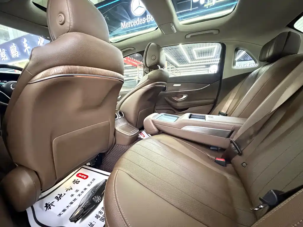 Mercedes-Benz E-Class 2022