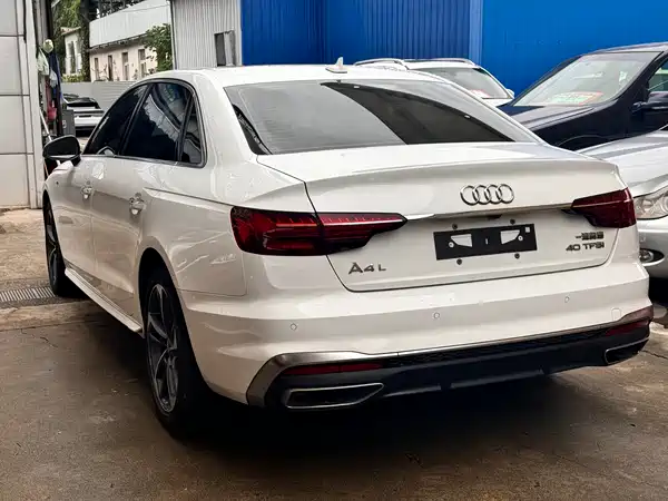 Audi A4L 2020