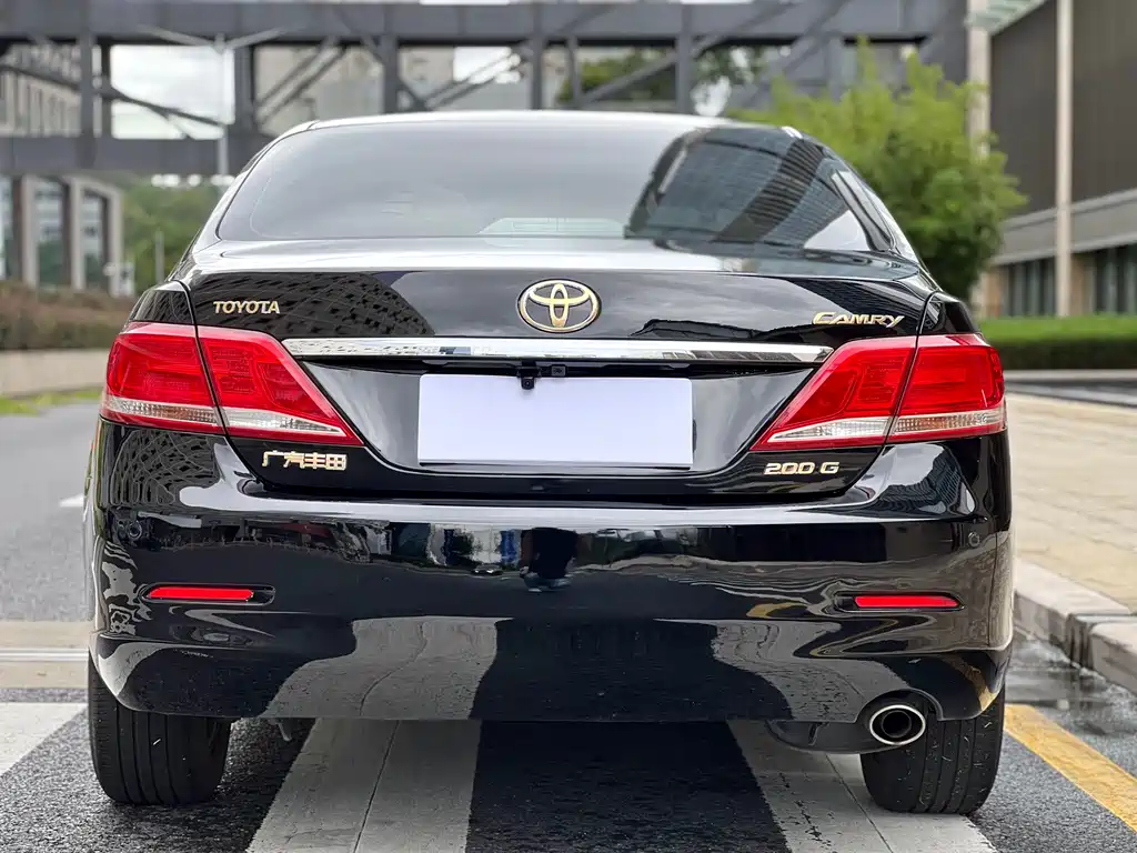Toyota Camry 2011 — фото 24