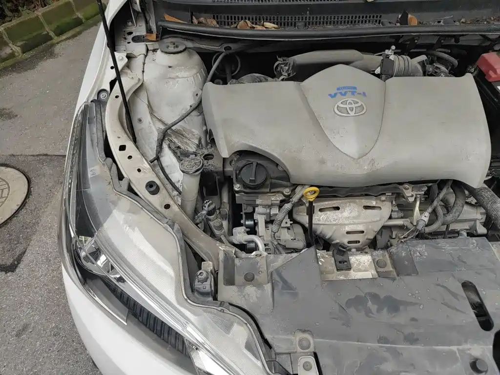 Toyota Yaris L 2015 — фото 22