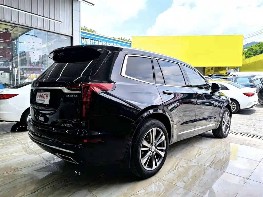 Cadillac XT6 2021 — фото 11