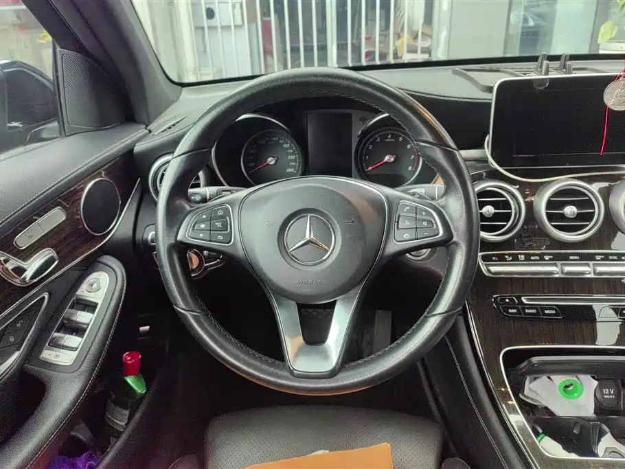 Mercedes-Benz GLC 2019 — фото 15