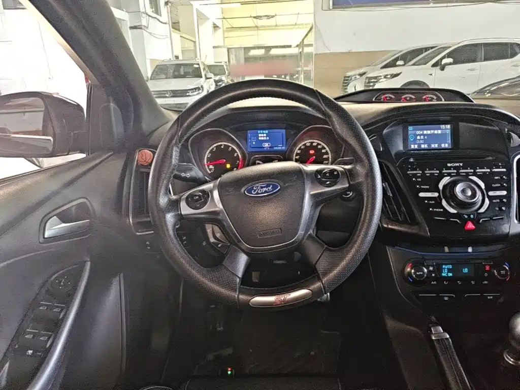 Ford Focus 2020 — фото 11
