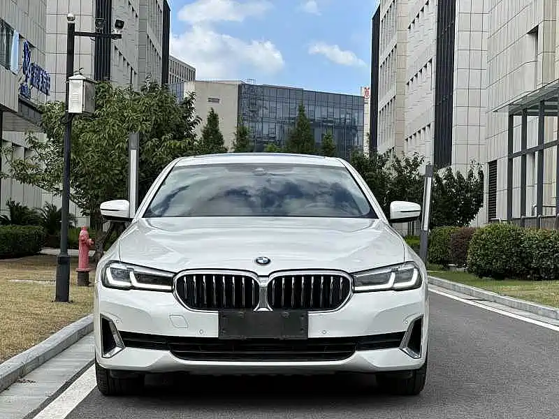 BMW 5 Series 2021 — фото 2