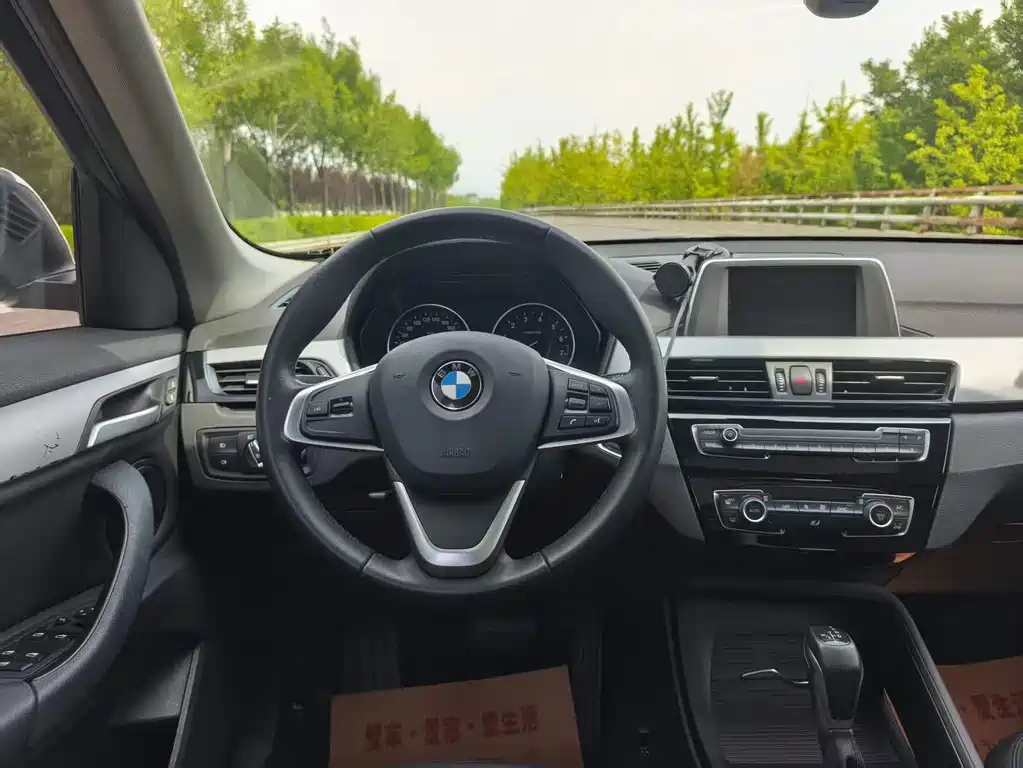 BMW X1 2017 — фото 11
